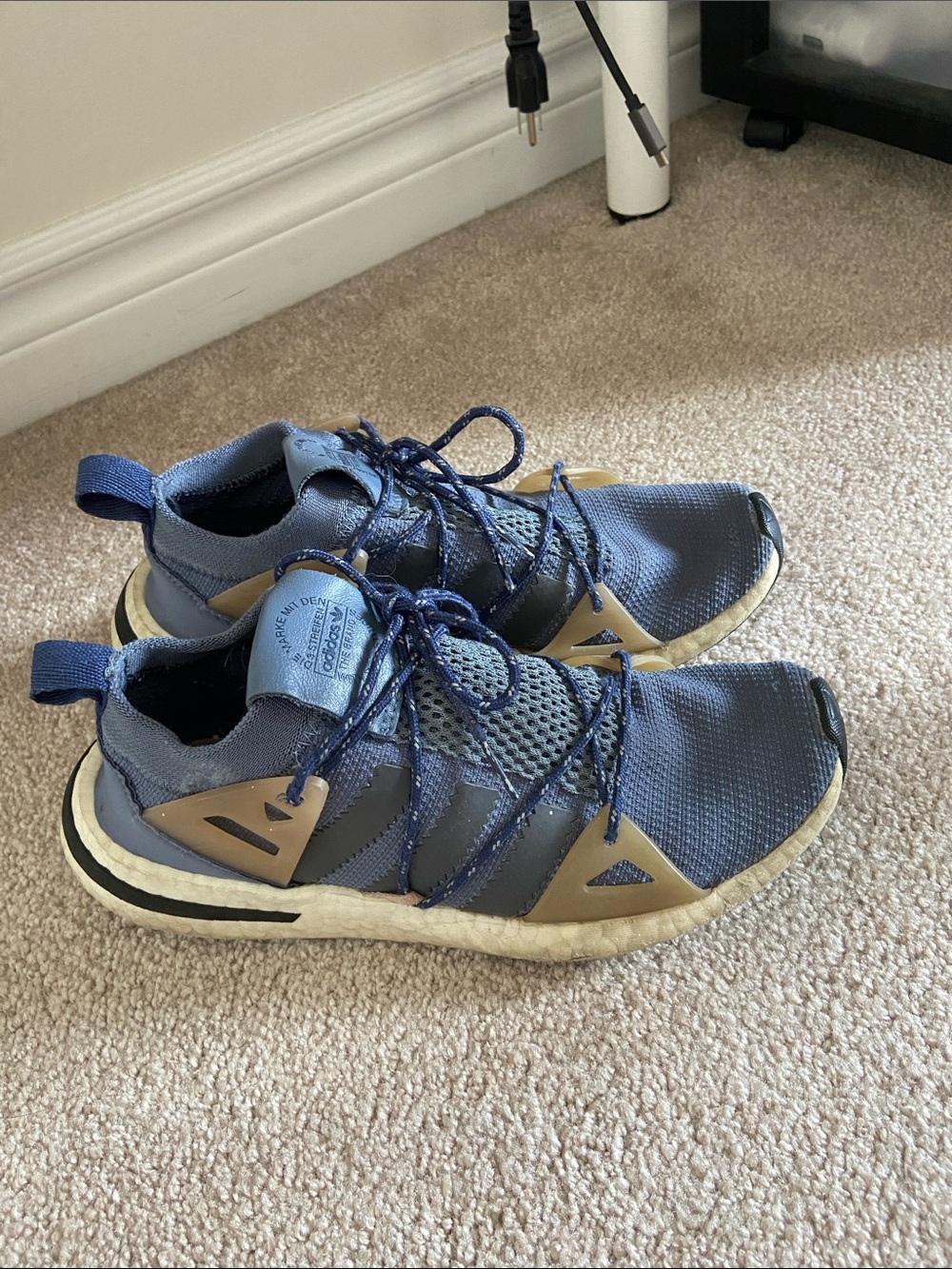 ✅ Blue adidas EQT running shoes - Picture 2 of 6